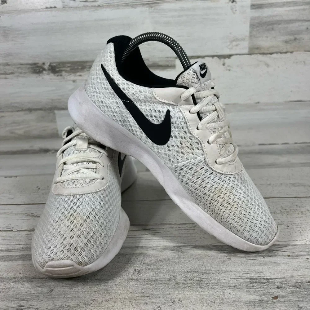 Nike Womens Tanjun Lace Up Running Athletic Sneakers White Size‎ 8.5